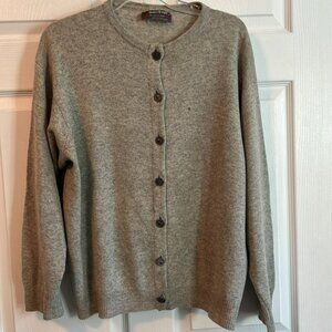 Rare, Women's Luxury 100% pure Scottish cashmere cardigan light grey